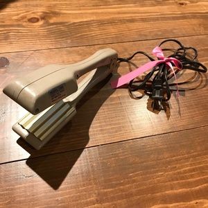 Retro vintage 1980’s hair crimper